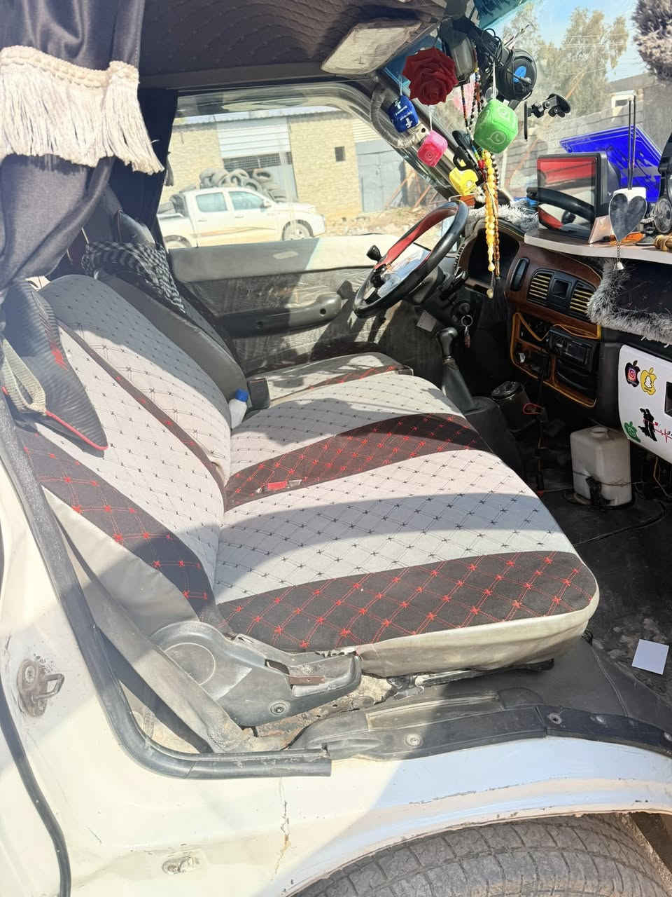 كيا هونداي موديل ١٩٩٨ رقم سليمانيه مسطره محرك بطه ونجي ٦ كير عادي الكير والمحرك شرت سياره لا صرف ولا نفخ وجاهزه بمعنه الكلمه باقي التفاصيل والسعر اتصل عل رقم ***********
