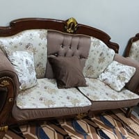 تخم 10 مقاعد للبيع خشب زان ثقيل 10 مقاعد 2 ثلاثي و4 مفرد  العنوان بغدا...