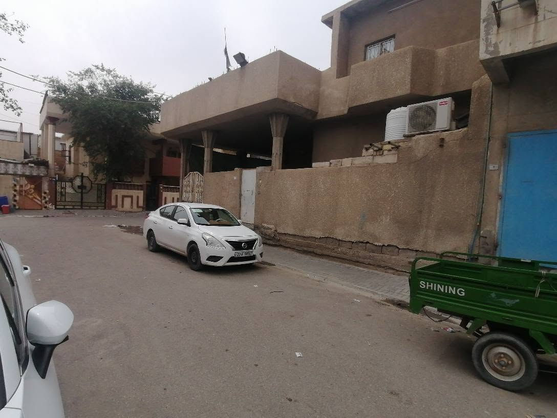 دار للبيع دور الضباط شارع تجاري يعتبر البيت تجاري وقريب لشارع تجاري كلش مساحت البيت 220متر طابقين البيت جاهز للسكن ونضيف كلش كلش للاتصال *********** البصرة, العراق
