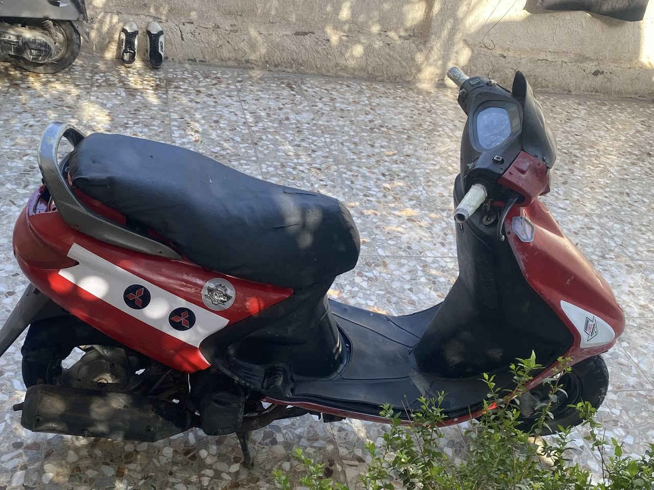 السلام عليكم ورحمة الله وبركاته 
دراجة فراشة السعر 275 الف درجة مرتبة ما ناقصها شي 
العنوان حلة مركز ***********
