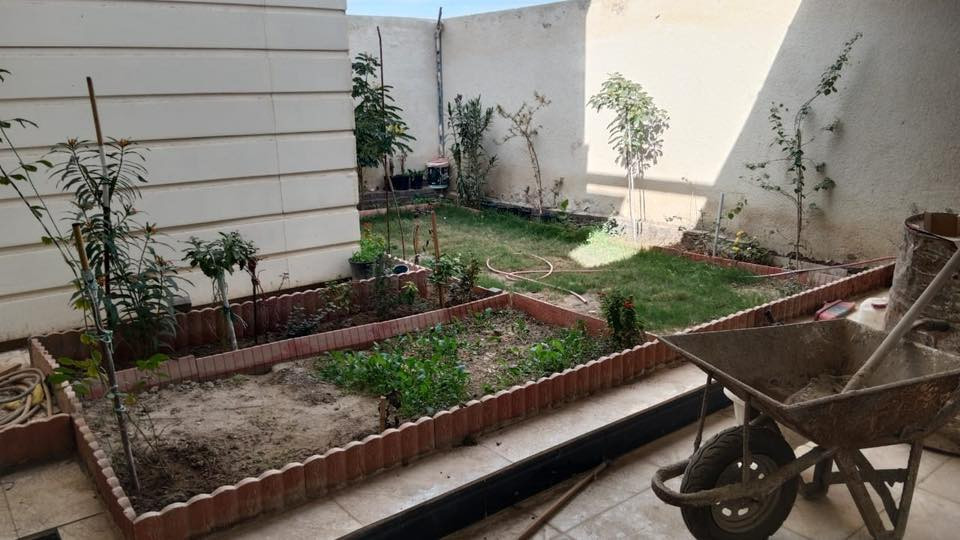 🔴
للبيع 
بيت بمجمع السلام (العدول) بالموحيه 41
كامل جاهز للسكن 
مساحه 200م
غرفتين وصاله واستقبال وصحيات داخليه وخارجيه +حديقه وكراج 
صاحب البيت هو مكمله وعلى تنفيذ الشركه 
البيت مطلوب 46 مليون مبادره المصرف العقاري تسديها الشهر 241 الف فقط 

السعر الكلي 215 وبي مجال 

***********
