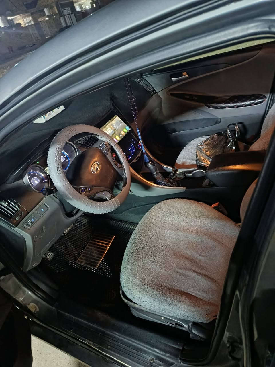 سلام عليكم سوناته للبيع ٢٠١١ امريكي بيه جاملغ وباب سايق مكينه وكير جدد سياره بسمي مكفوله من لعيب شرعي ول اوصوليات وهاي صوره كدامك سعره 75 وبيه مجال قليل مكاني شطره
 ***********
