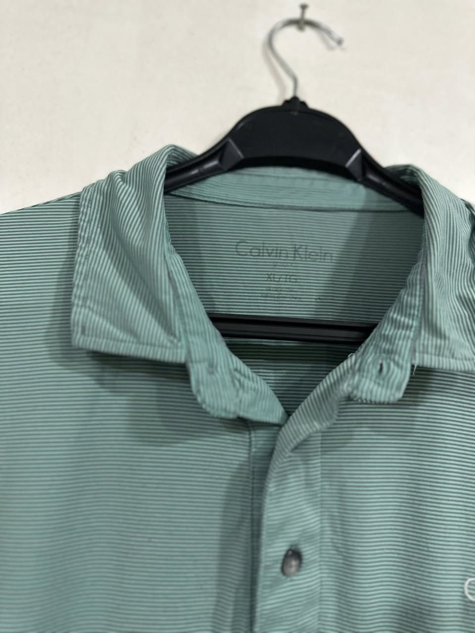 � بدي تيشيرت ماركة Calvin klein
✨ اللون: أخضر فاتح – لون مميز ونادر
✨ الحالة: جديد
✨ القياس: XL
✨ الخامة: مريحة ومناسبة للاستخدام اليومي والرياضي
💰 السعر: 25 ألف

تيشيرت أنيق بتصميم عصري، مناسب للرياضة واللبس اليومي، خيار مثالي لعشّاق الأناقة البسيطة 👕�


**إذا كنت صاحب هذا الإعلان وتريد حذفه لأي سبب، رجاءا أرسل رسالة إلى الدعم الفني**