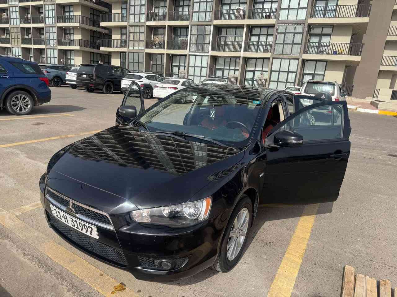 تفيد امكانيه متوسطه 
لانسر 2016
مسيوبيشي القرش Ex 
اخذتها من الشركة زيرو 
ماشيه ٨٤٠٠٠ 
لوحة ارقام دولي 
مضروبه وموضحة بالسونار 
الداخل والمحرك كله سليم 
تحويل مباشر بأسم السايق 
بدون غرامات ومجدد سنوية 
السعر رقم 1 رد تلقائي 
للتواصل على الرقم ***********
