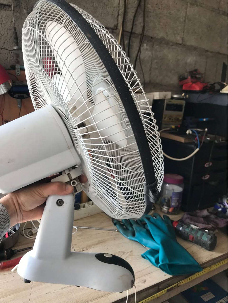جۆری کاڵا: پانکەی هەڵواسین
مارکە: Gosonic
زانیاری: سێ دەرجەی سورعەتی و سوڕانی تیایە 
وە بە دیوار هەر شوێنێک بتەوێ هەڵدەواسرێت
بڕی کارەبا: ٥٥ وات 
نرخی: پانزە هەزار دینار
ناونیشان: سلێمانی 
گەیاندن هەیە
ژ.م: *********** واتس اب و ڤایبەری لەسەرە

فۆڵۆم بکەن بابەتی هەرزان پۆست دەکەم السليمانية, العراق
