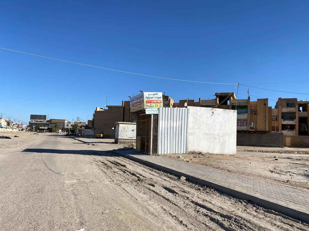 رمضان كريم محل للبيع السعر 5 ملاين وبيه مجال المكان الشقق الإسكان بالشارع الخدمي مقابيل شكليت السراي محل جاهز وكآمل وسيقفاا ويا كاملة حالين فارغ الرقم *********** ..
