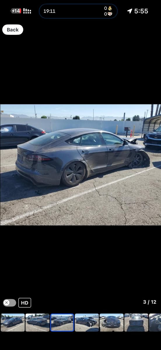 السلام عليكم عندي تسلا اس واصلة با ام قصر ابيع خارج الميناء على وضعها
الي يشتري هيج يتصل رجاءا
***********
