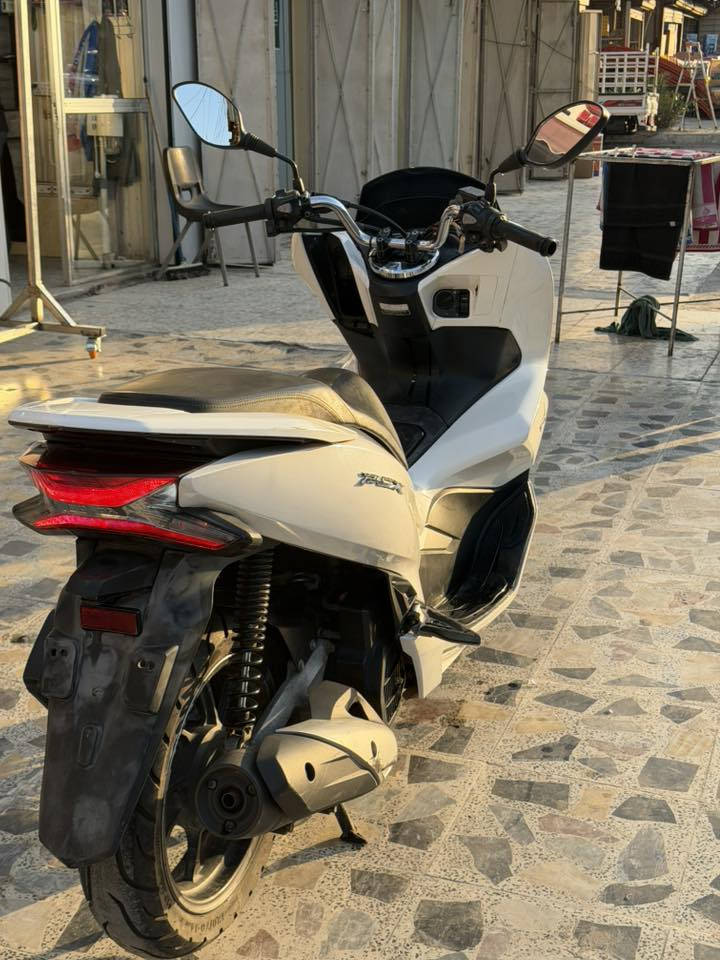 السلام عليكم bcx ماليزي جيل 3 نضافه مثل ما تشوفون بل صور السعر 11 ورقه المكان بغداد
العنوان بغداد مدينة الصدر  
الهاتف ***********
