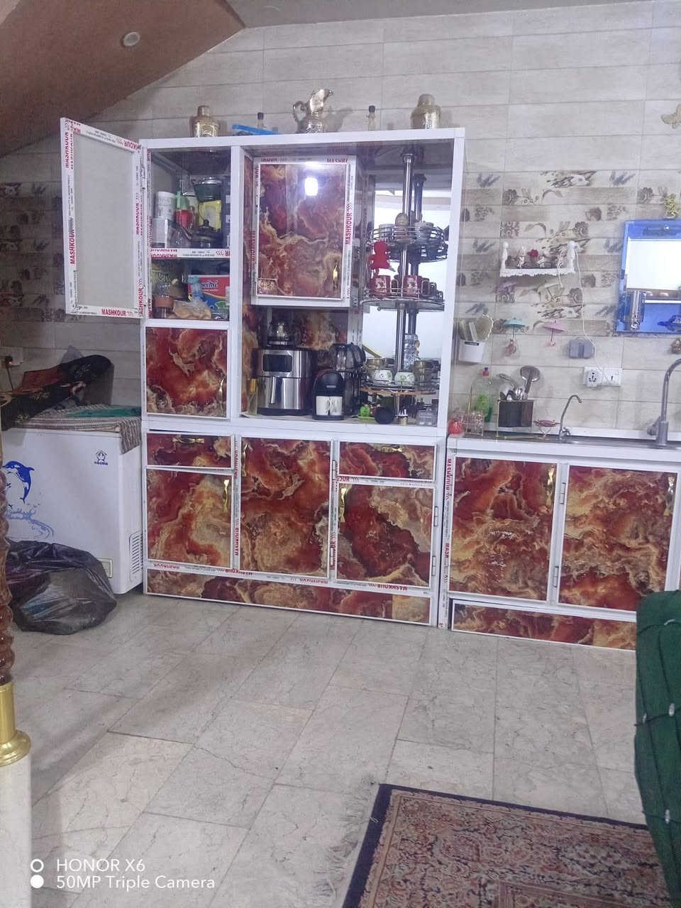 سلام عليكم دوليب مطبخ مابي اي ضرر بسعر 250
***********
