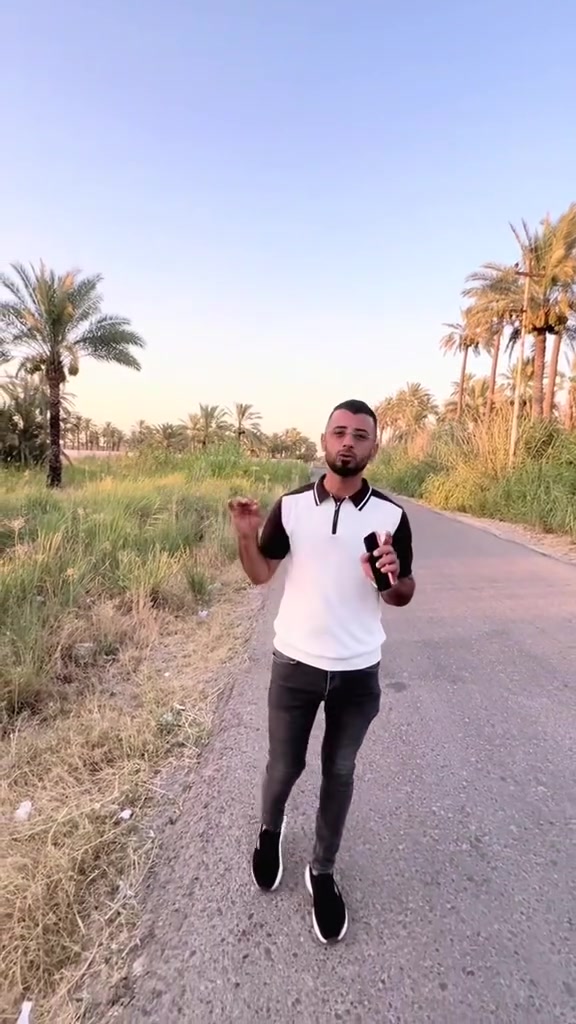 السلام عليكم دونم للبيع طابو ملك صرف واجهه 32  نزال 81 يحتوي على نخل برحي خدمات كله كامل 
العنوان بغداد المدائن شارع سيد علي للاستفسار اكثر اتصال على الرقم ***********جهاد الشمري
