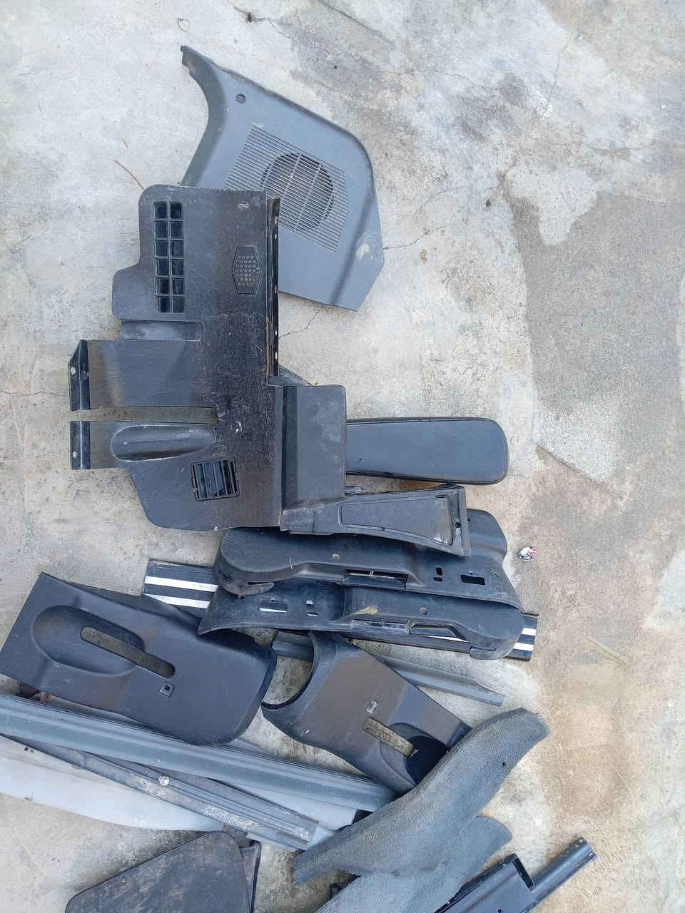 غراضي بي ام دبليو ٧٣٥ عنوان ميسان ابيع غراض شلع (١٥٠) الف قفل قفل  اي استفسار اتصل على الرقم *********** وتدلل
