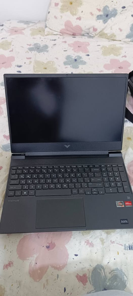 الموديل: HP Victus 15 Gaming Laptop .
​المعالج: AMD Ryzen 5 5600H with Radeon Graphics (أداء قوي وسريع).
​الذاكرة العشوائية (RAM): 8.00 GB.
​التخزين: 477 GB .
​الشاشة: تدعم معدل تحديث 144Hz، مما يوفر سلاسة فائقة في العرض والألعاب.
​نظام التشغيل: Windows 11 Pro
حالة الجهاز: كما هو موضح في الصور، الجهاز بحالة ممتازة جداً.
​أداء متوازن: مثالي للمهندسين، الطلاب، والمصممين الذين يحتاجون إلى أداء مستقر، بالإضافة إلى عشاق الألعاب.
​نظافة الجهاز: تم استخدامه بعناية فائقة كجهاز شخصي، ولم يتم استهلاكه.
​للمزيد من التفاصيل التواصل واتساب *********** للجادين بالشراء فقط يرجوا التواصل

