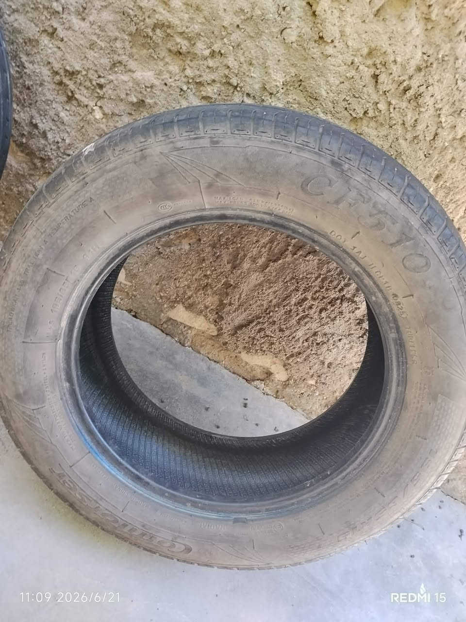 سلام عليكم يوجد تواير نضاف  حجم 195/65R15  زوج 25 شرط جوبلس
***********
