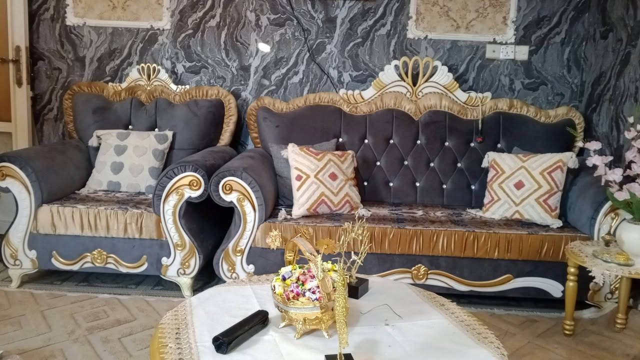 غراض للبيع مكان حله شارع 80
***********
