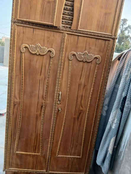 السلام عليكم
غرفة خشاب جديدة 6 بيبان طابقين + زاوية + ميز مراية + تخت جرباية 
الغرفة جديدة استعمال قليل
للاستفسار الاتصال على الرقم
***********
مكلف بالنشر
