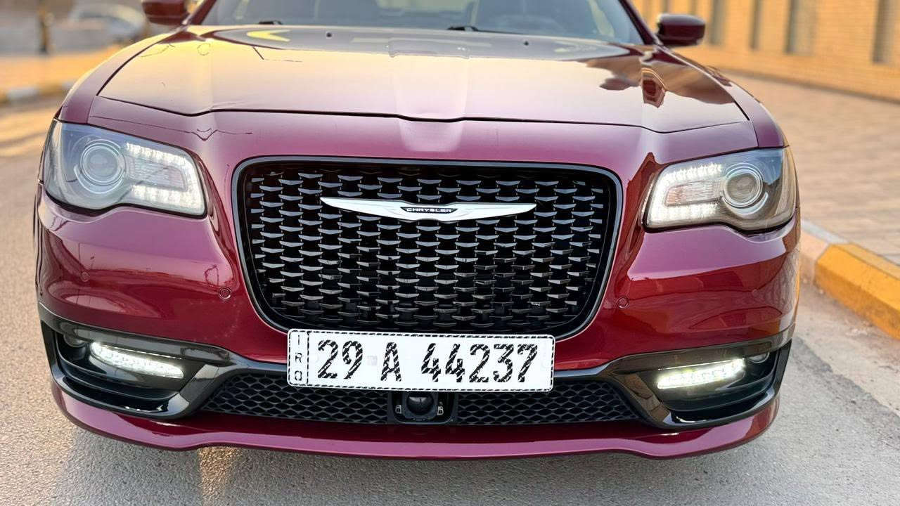 سلام عليكم 
اوباما 2018
كرايسلر s300 كولد اديشن فول الفول
كلين ماعده بارد بسيط بدون فتح
(بانوراما،كشنات خزن،رادار امامي،برده خلفية بلاد …)
ماشية 76الف ميل دخول جديد
السعر 263ورقة و بيه مجال كلش بسيط
رقم السيارة واسط و مكانها واسط _الكوت
***********

