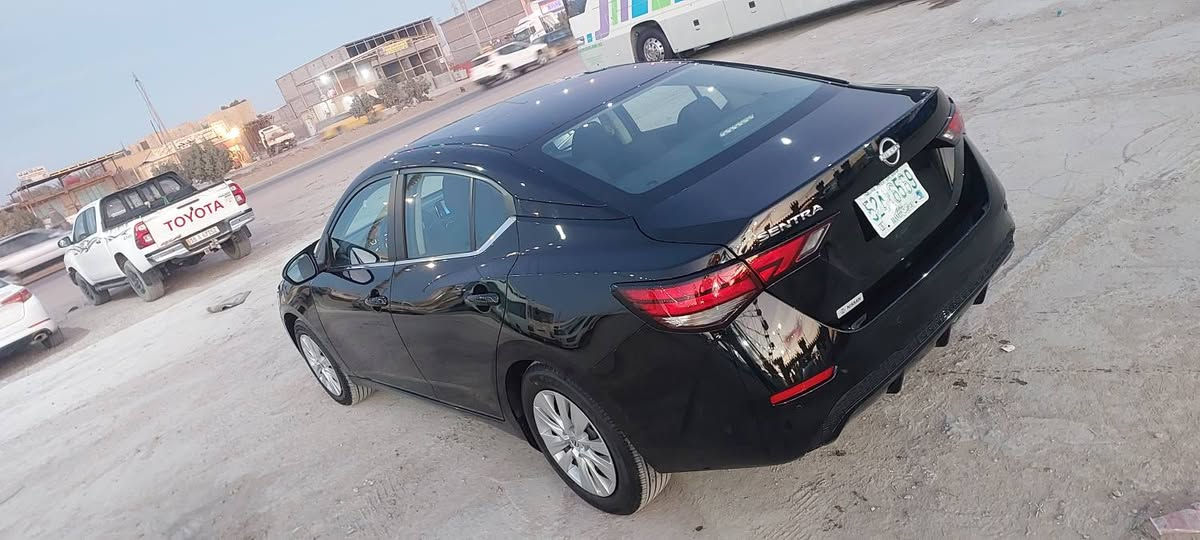 السلام عليكم نيسان سنترا موديل 25وارد امريكي حادثها بس بنيد ماشيه 3000 بدون رقم تترقم جميع المحافظات مكان السياره البصرة 
السعر ...135$
***********
