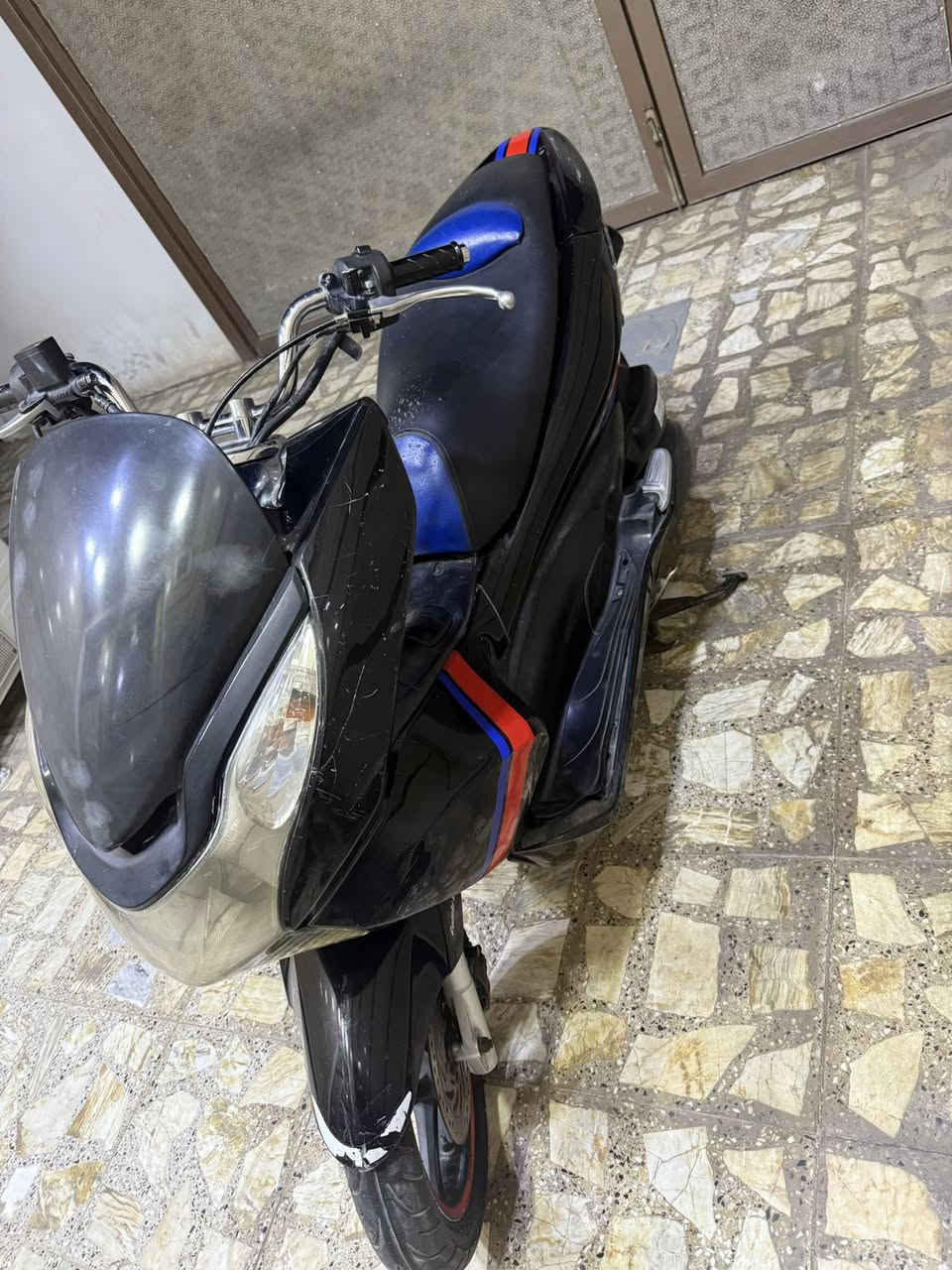 السلام عليكم 
دراجه بي سي اكس جيل اول بدايت خيط تبخير للبيع او مراوس بجيل ثاني سعر ١٢٥٠ 
***********
