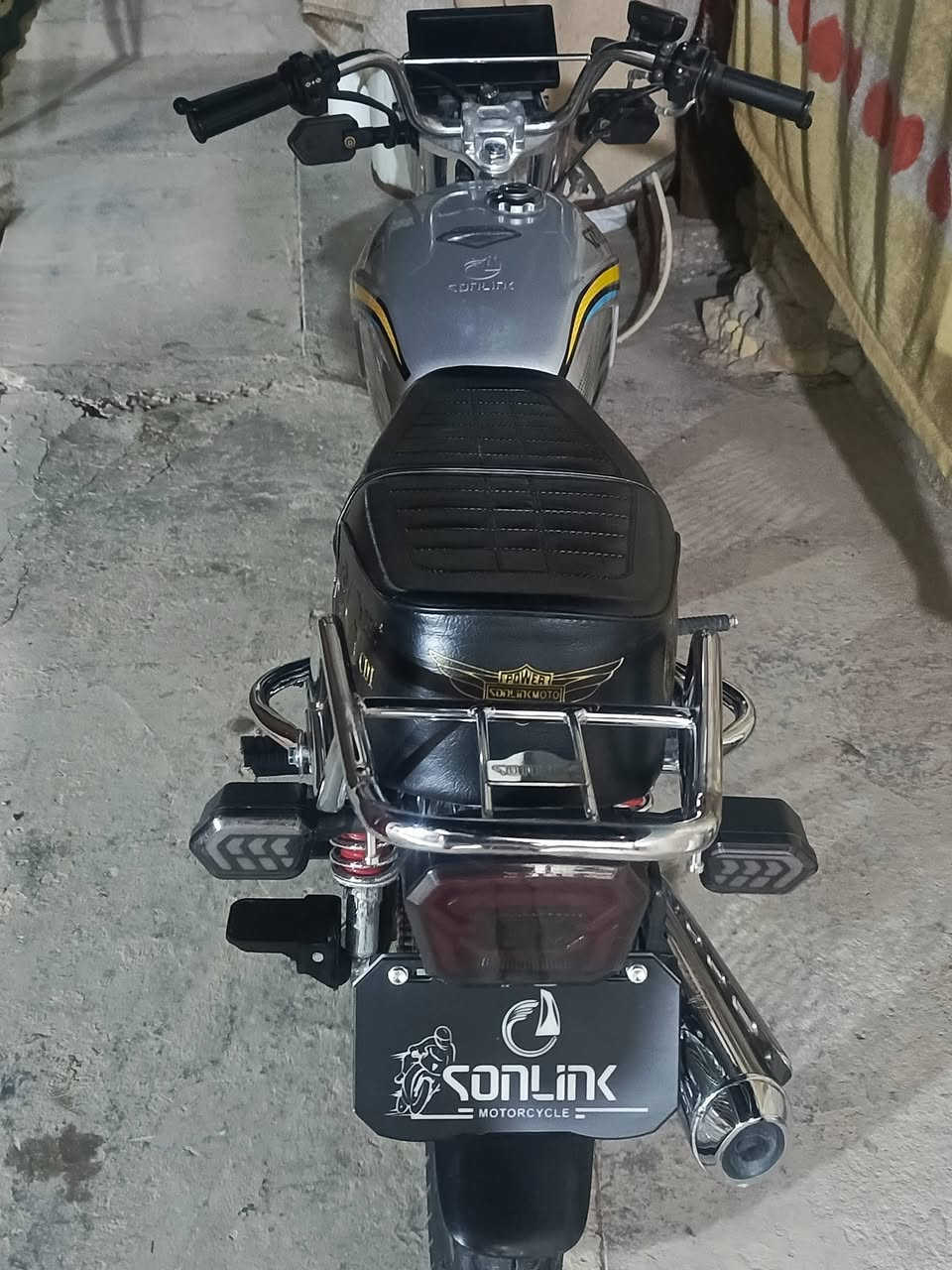 سلام عليكم دراجه للبيع تايكر موديل 25 مكفوله كفاله عامه محرك سبانه مامدوده عليه كهربائيات كله شغاله 
اوراق كامله السعر 750 وبيها مجال للطيبين مكاني حله يم جسر نادر


**إذا كنت صاحب هذا الإعلان وتريد حذفه لأي سبب، رجاءا أرسل رسالة إلى الدعم الفني**