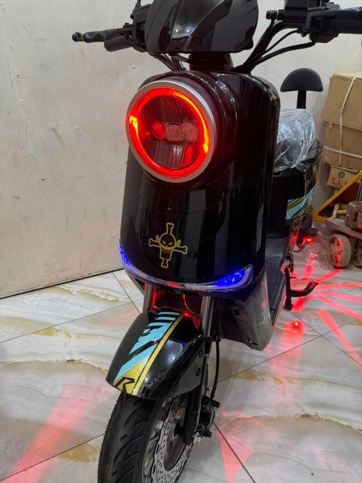 يالله اللهم صلي على محمد وال محمد 
تم وصول دراجه شحن  R9 + R11
موديل 2026 
عدد البطاريات 6. حجم الكبير
ار ١١ عدد البطاريات 5 
كارت تشغيل 
قفل سكان 
جوزه قاطع دوره 
جنطه مسواك 
اطار جوبلس حجم 10/300 
ابريك هيدروليك عمبار 
ملف 1500 - 2000
بك خلفي R
سرعه 100 
 تحكم 4 نمر 
لايت لد عالي ناصي 
اشاير رباعي التحكم 
بك لايت لد 
درع حديد جانبي 

العنوان. ذي قار. الشطره. 
قرب جسر الحاج خيون قرب جامع. الامام علي ع 
الاستفسار. واتساب. ***********
