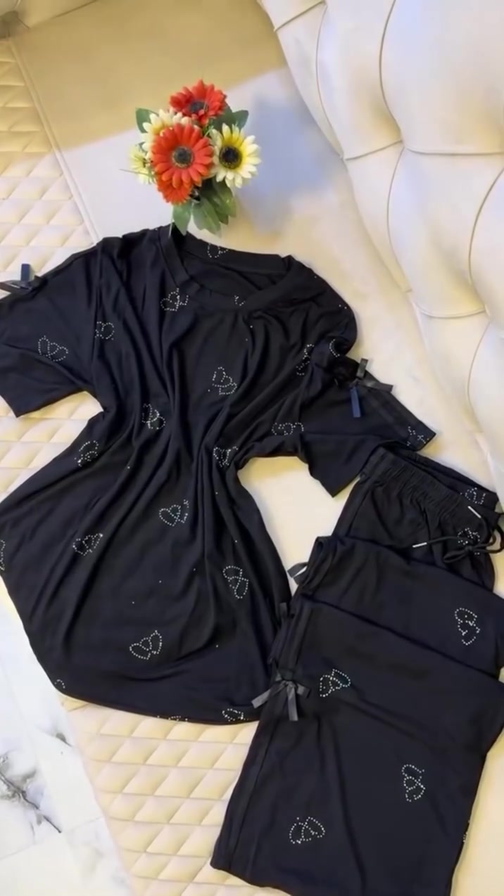 سوت محرم🖤
السعر 13 الاف فقط
خامة فانيل صيفي
38-40-42-44-46


**إذا كنت صاحب هذا الإعلان وتريد حذفه لأي سبب، رجاءا أرسل رسالة إلى الدعم الفني**