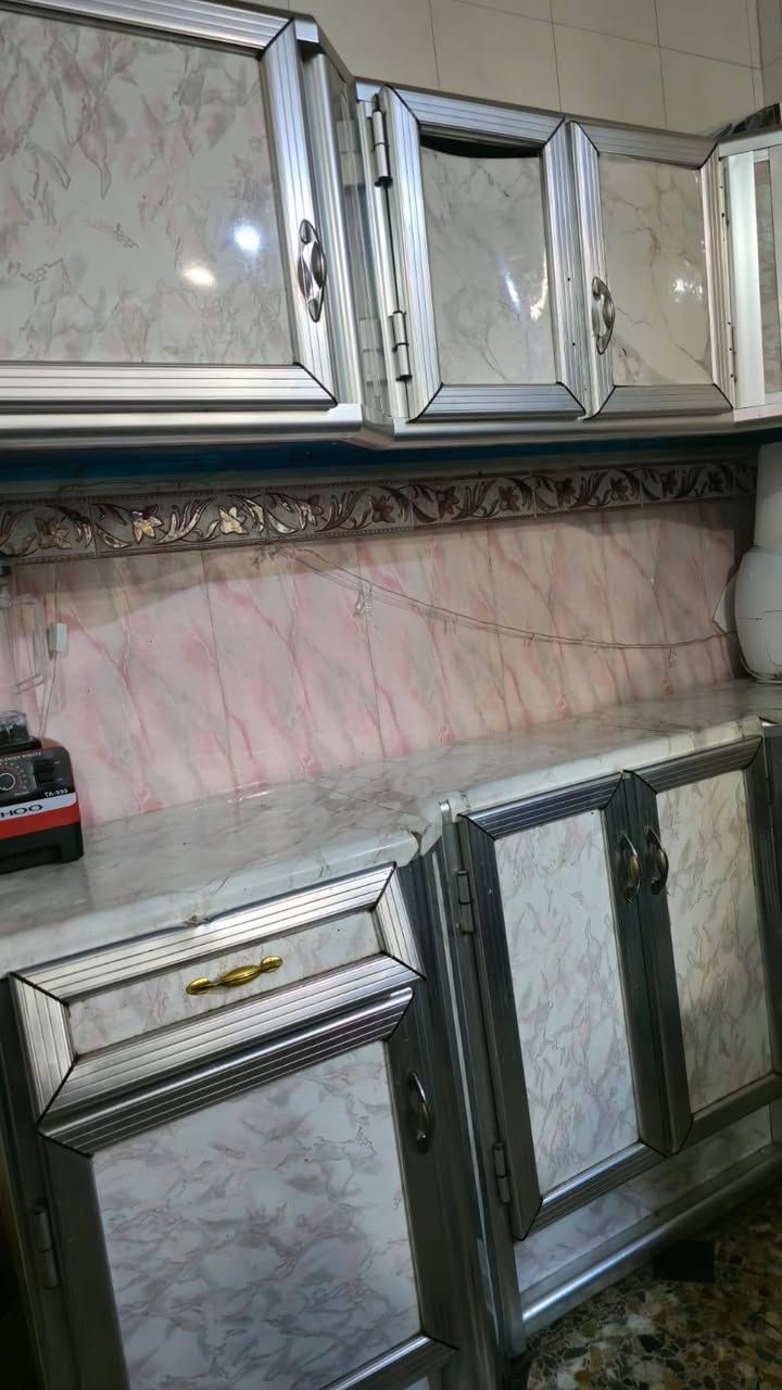 السلام عليكم أغراض للبيع بسعر مناسب الأسعار داخل الصور مكان تاميم رقم ***********
