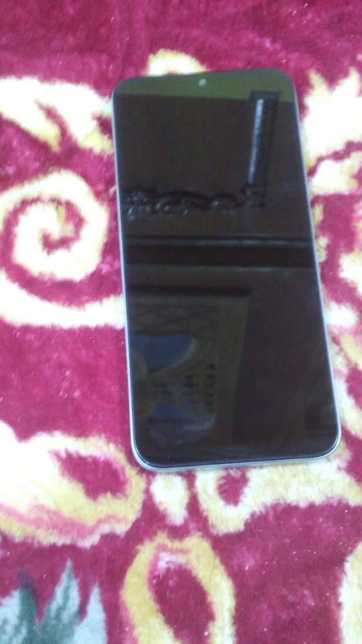 300 قفل غني عن التعريف جهاز ثاني يوم العيد اشتريته ومحتاج واريد ابيعه مكاني كربلاء الحسينيه مو شراي لاتعبني بروح موتاك اتصل ع رقم وخادم 
//***********//
