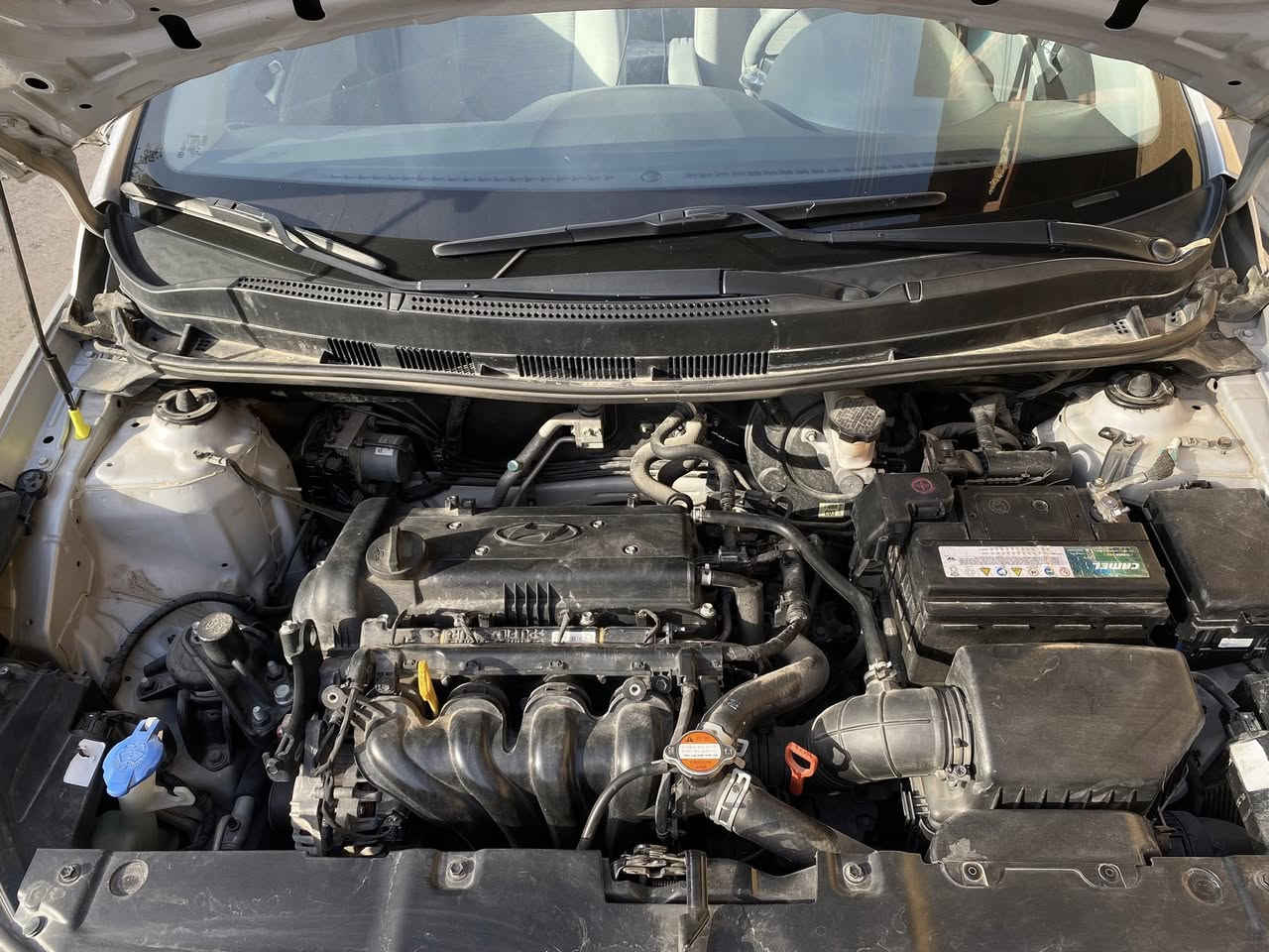 من رخصة الأدمن 
اكسينت مديل 17 رقم اربيل انكليزي كفاله عامه من الصبغ ول حادث ماشيه 100 الف محرك 1600 سياره جديده و بلاديه السعر 128 وبيها مجال مكاني البصره ام قصر (***********)
