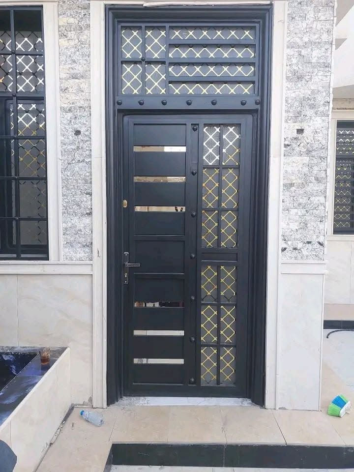 لدينا حداده متنقله 
كافه الاعمال الحداده
 الابواب والشبابيك
كافه مناطق سامراء
باداره  حداده السيد بلال 
***********
