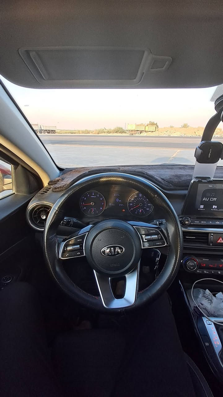 للبيع فورتي ٢٠١٩
محرك 2000 دوش كير cvt بلاد
مثل ما موضح بالصور سيارة ضرر امريكا بس ماشية 90الف
 كير محرك سليم تبريد صدر خير من الله  
باقي تفاصيل تحب اتصل وادلل 

مكاني واسط الصويرة 
للاتصال ***********
