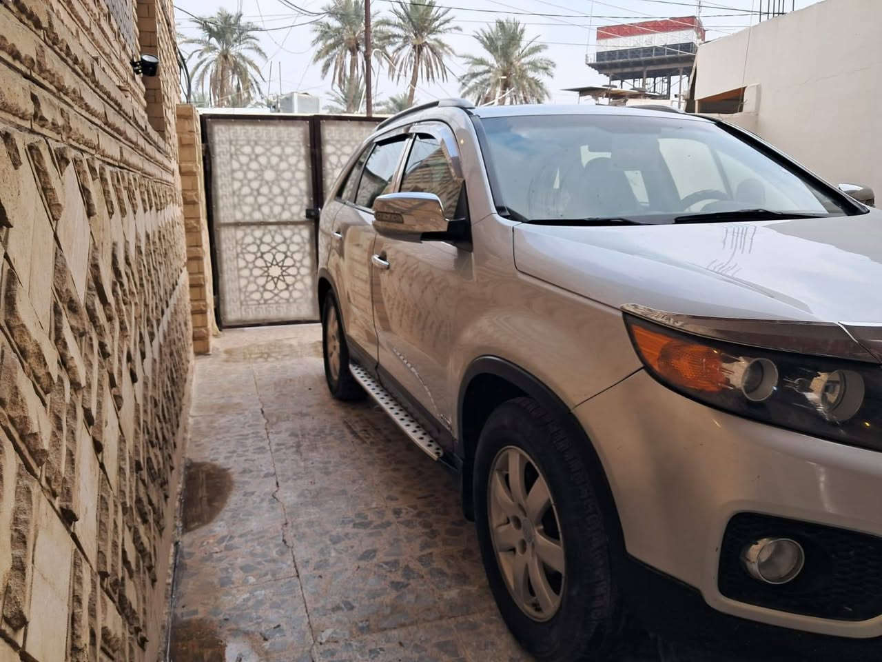 السلام عليكم
سورنتو وارد امريكي رقم ديالى مشروع وطني  موديل 12  3قطع صبغ مكينه 6سلندر فور ويل7راكب  السياره فول عده البصمه والبنوراما شاشه وتحكمات استيرن جهتين اشاره بالمرايه  تبريد تدفى شغال تخم تاير جديد صدر أمامي خلفي جديد  للاستفسار الاتصال على الرقم *********** 
السعر138 وبيه مجال
