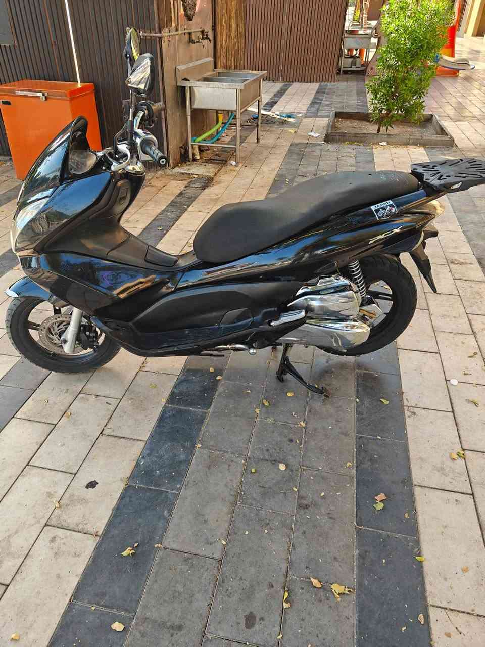 دراجه pcxجيل الاول دراجة مال رمبه مديل ١٦ حجم مكينه محرك 125
ياباني الاصلي دراجه كامله  ستان كهربائي حساس ازدحام دراجه جديده مكينه لوك حساس زدحام شلعه معدل خير من الله دراجه تتعب تكول جديده مال جناي المكان بغداد الكرخ دراجة مكفوله اي نقص مابيه السعرمليون 450الف الاتصال على الرقم***********
