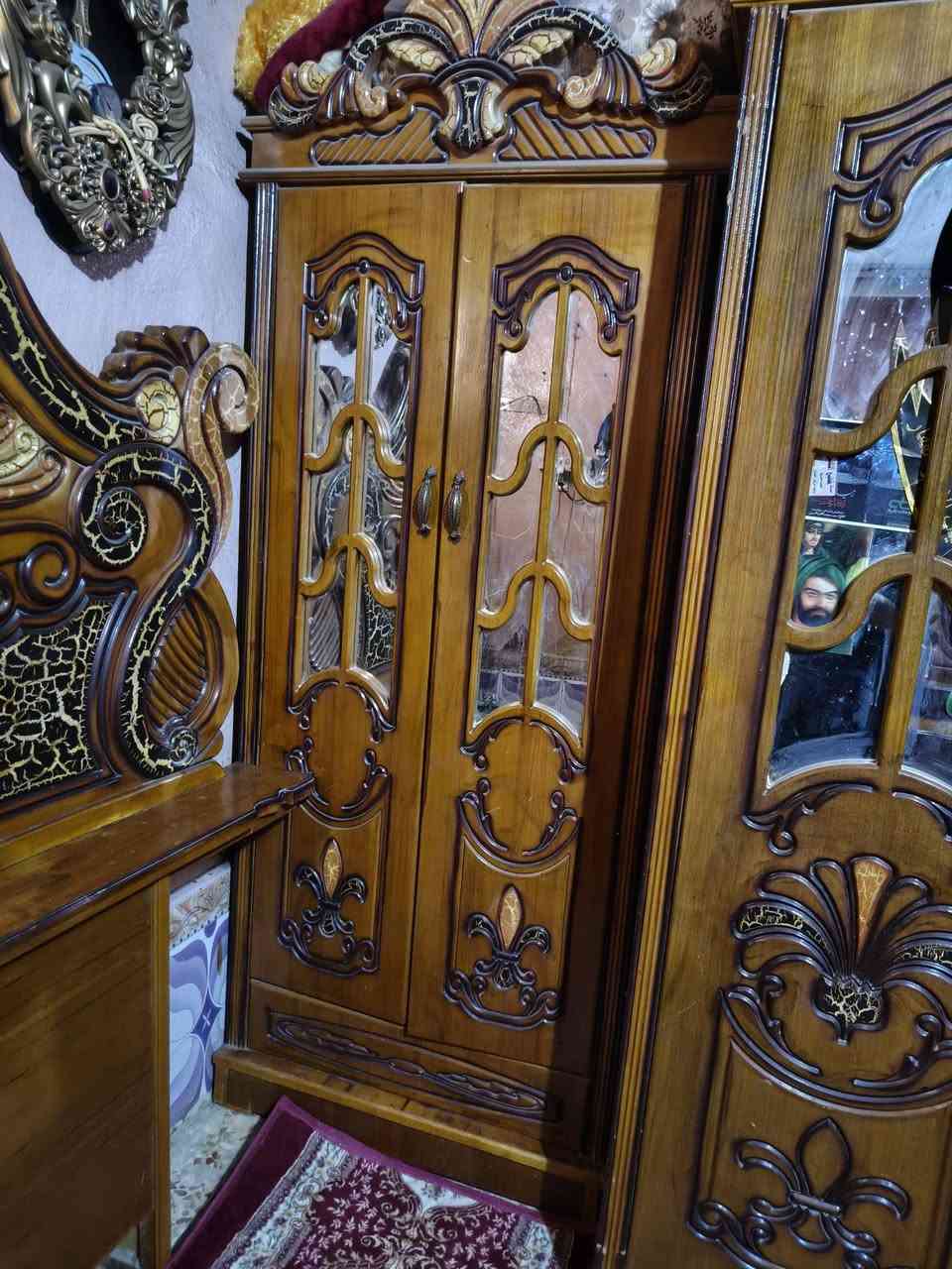 سلام عليكم غرفه أخشاب للبيع سعر 500وبيه مجال رقمي ***********
