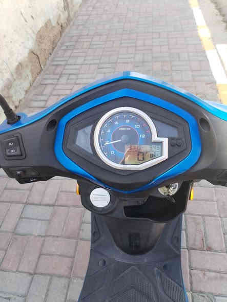 ياألله السلام عليكم سايم نحله ياباني محرك 150 دبلين مال رنبه يعني جديد الوك كله شغل مابي ينقص يجي بدون أوراق السعر ١١٥٠ وبي مجال قليل رقمي ***********
