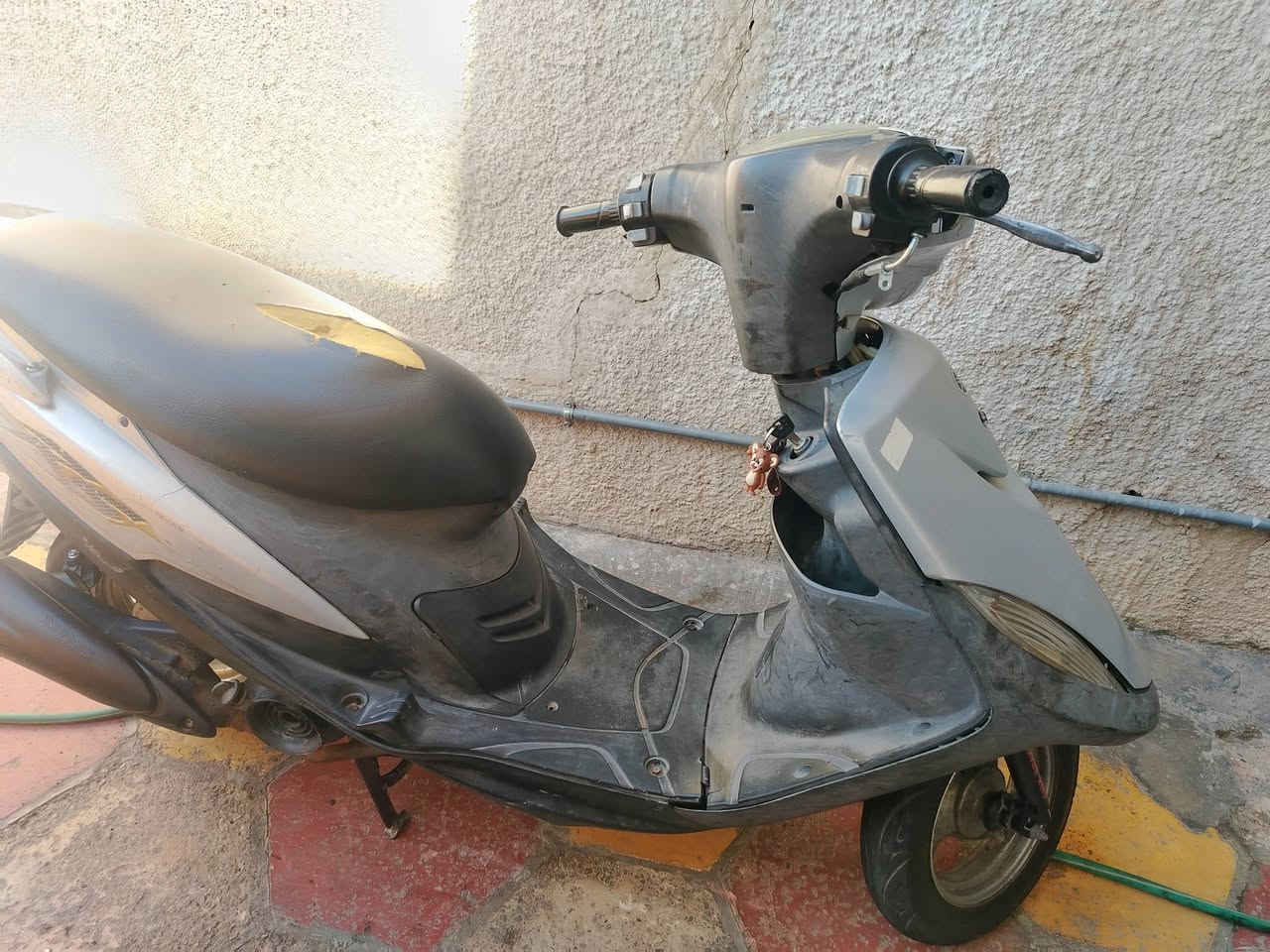 سلام عليكم دراجه ماكس عدله دراجه بلاديه منطول الطول المكينه بجيس لا تنقيص لا تبخير دراجه شلعه ومعدل معدله شرط 110 ختم واحد ويه المكينه الدراجه ملاح كهربائيات شغاله بس الكلوب الامامي محترك ملاحضه قاعد رقم مو وياها مكان بغداد حي الجهاد *********** سعر 600وبيها مجال
