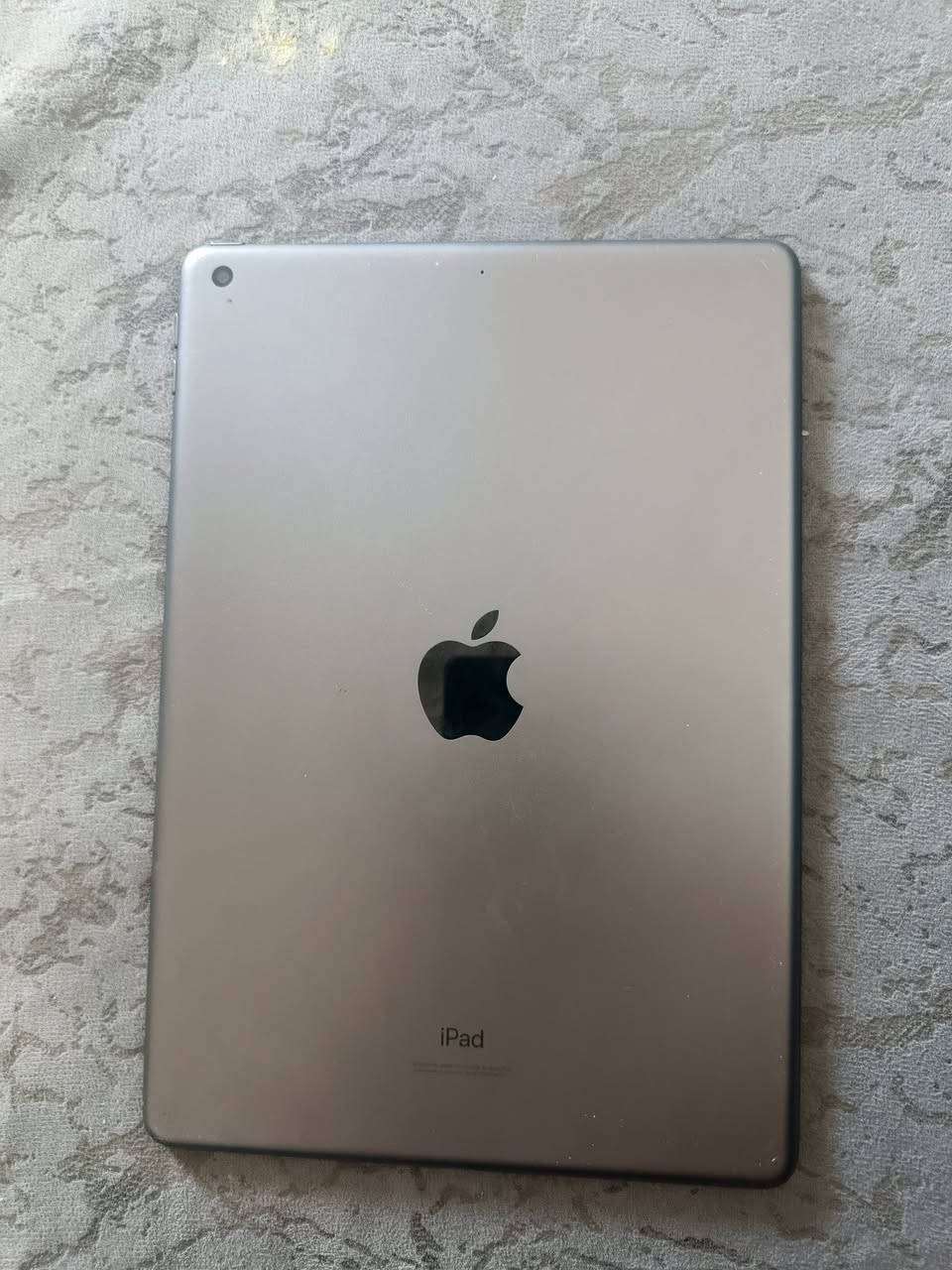 ايباد 9 نضيف ما مفتوح السعر 300 و بي مجال ***********
