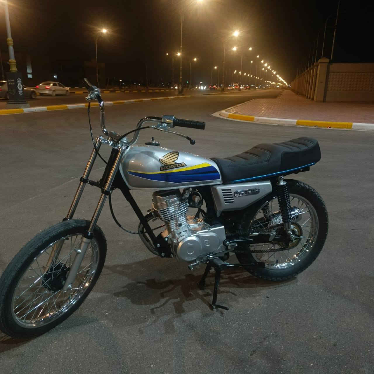 سلام عليكم دراجة اربعة كير تعمير جديد قبل سبوعين دراجة حلوة شلععة ومعدل شاصي مديل2026 مكينة نامة شلتمجة 2026 دراجة غراض كلة اصلي رقم متواجد 
***********
