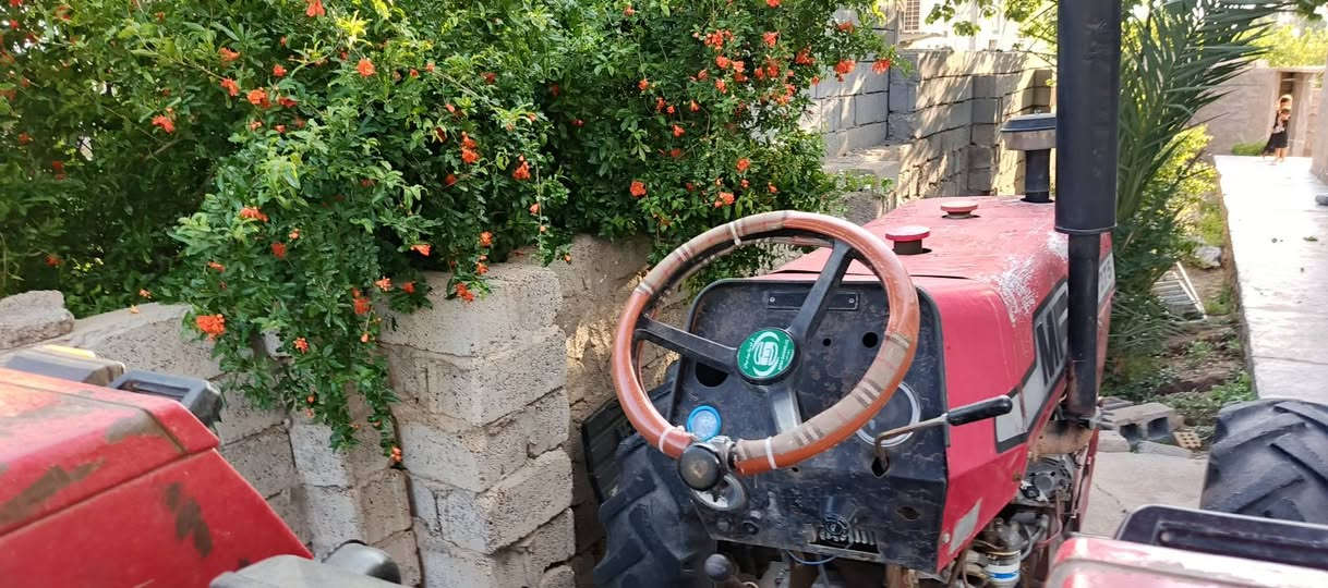 سلام عليكم تركتر فوركسن لبيع  انكليزي موديل 84حجم 275 رقم بغداد السنويه مالته محتركه من اخذته طلعتله واجهيه مال مرور كامله مختومه من المرور العام  صاحبه بغداد بس ما دورتله ابيع هيج عندي اسمه الكامل وهاي واني اتكفل كلشي دبل اكسل لا تبخير ولا تنقيص شغل وطلع    تركتر نضيف مال شغل 4سلندر  السعر 15مليون وبي مجال لشراي لتواصل رقمي وبي واتساب *********** رجاءآ المو شراي لا يعامل مستعجل علي
