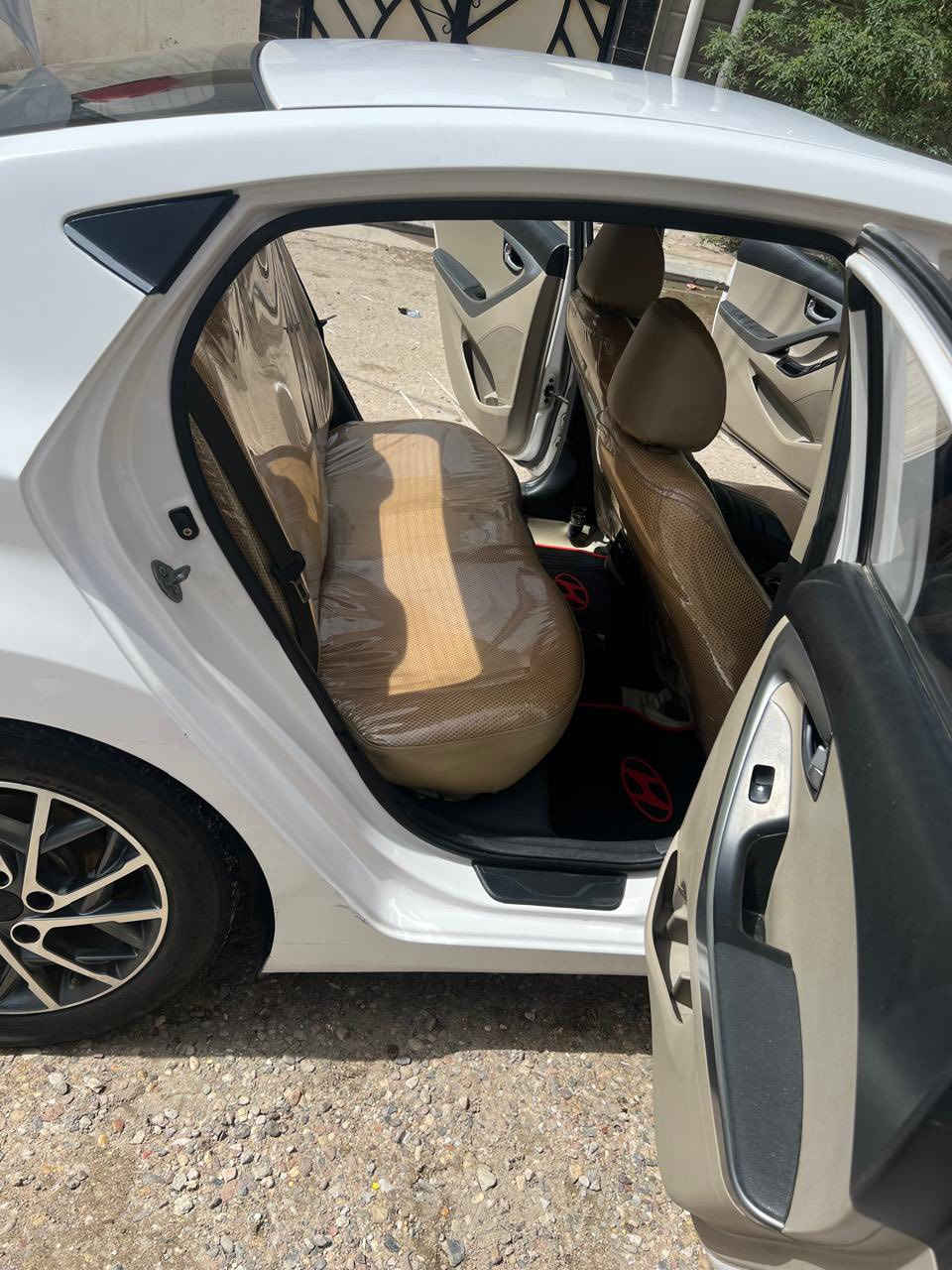 سلام عليكم النترا خليجي مديل16 فول مواصفات مري شفط تحكم سترين فتحه سقف مكينه 1800 دوش سياره كفاله عامه ما عده بس جاملغ الامام بي بارد كد شبر لباقي كفاله كير مكينه حدادة تبريد 100‎%‎ العنوان بصرة السعر130 وبيها مجال قليل رقم الهاتف:***********
