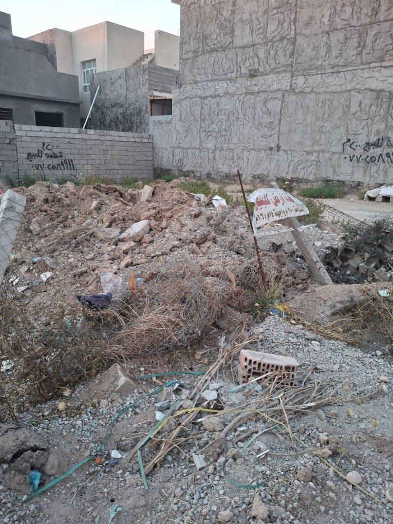 قطعة أرض ورة قاعة بيانو مقابيل المستشفى الأسترالي مساحة ٢٠٠ م واجهة ١٤ نزال ١٦ سند ٢٥ يعني ملك زراعي شراي يتصل ارخص قطعة هناك ***********
