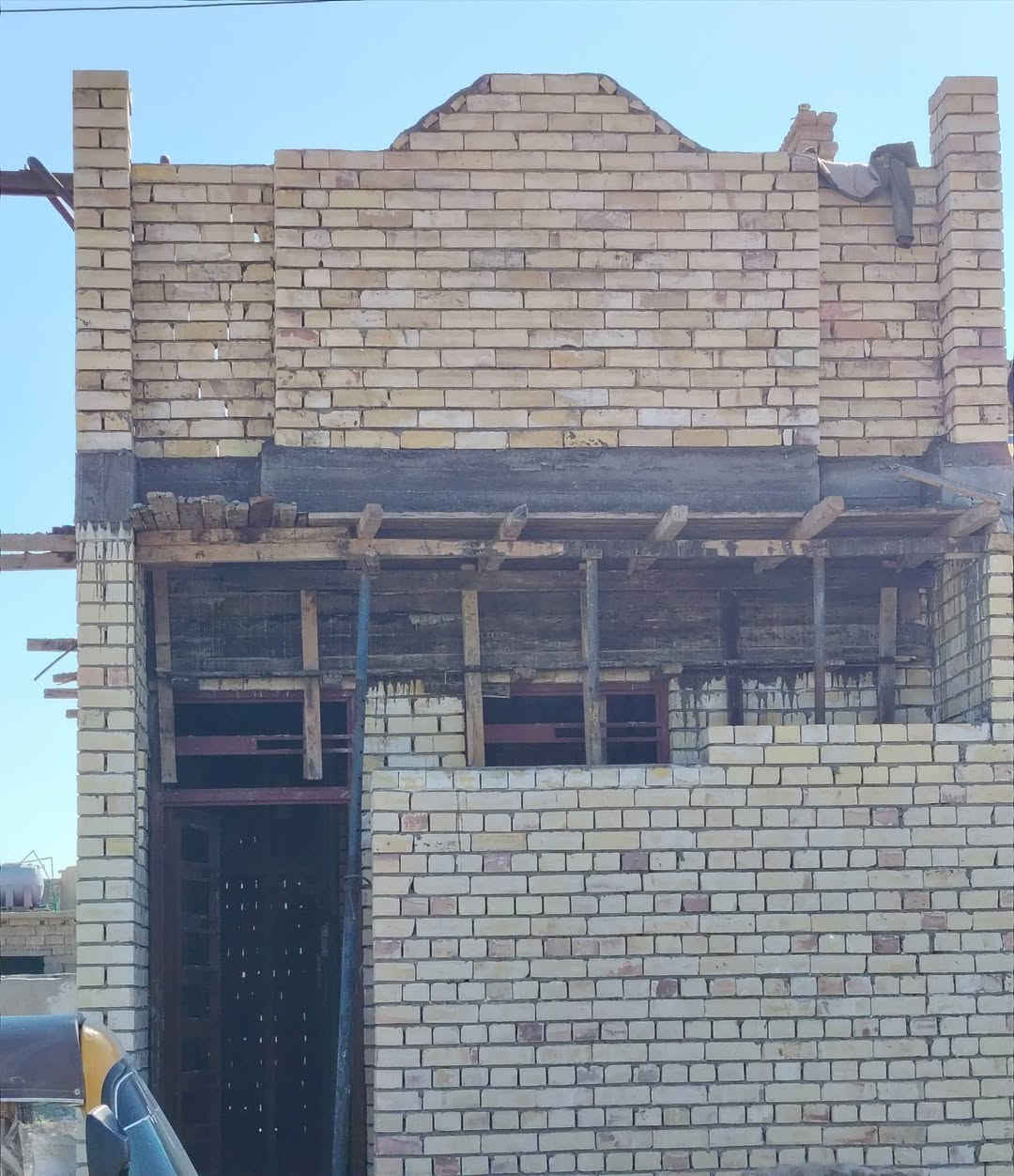 ٥٠ متر للبيع نزال ١٢ هيكل شبابيك بيبان موجود منطقه ٥٠٠٠ وره عماره ابو دريد نهايه التبليط
رقم العقار ٥٣١٥ للاستفسار ***********
