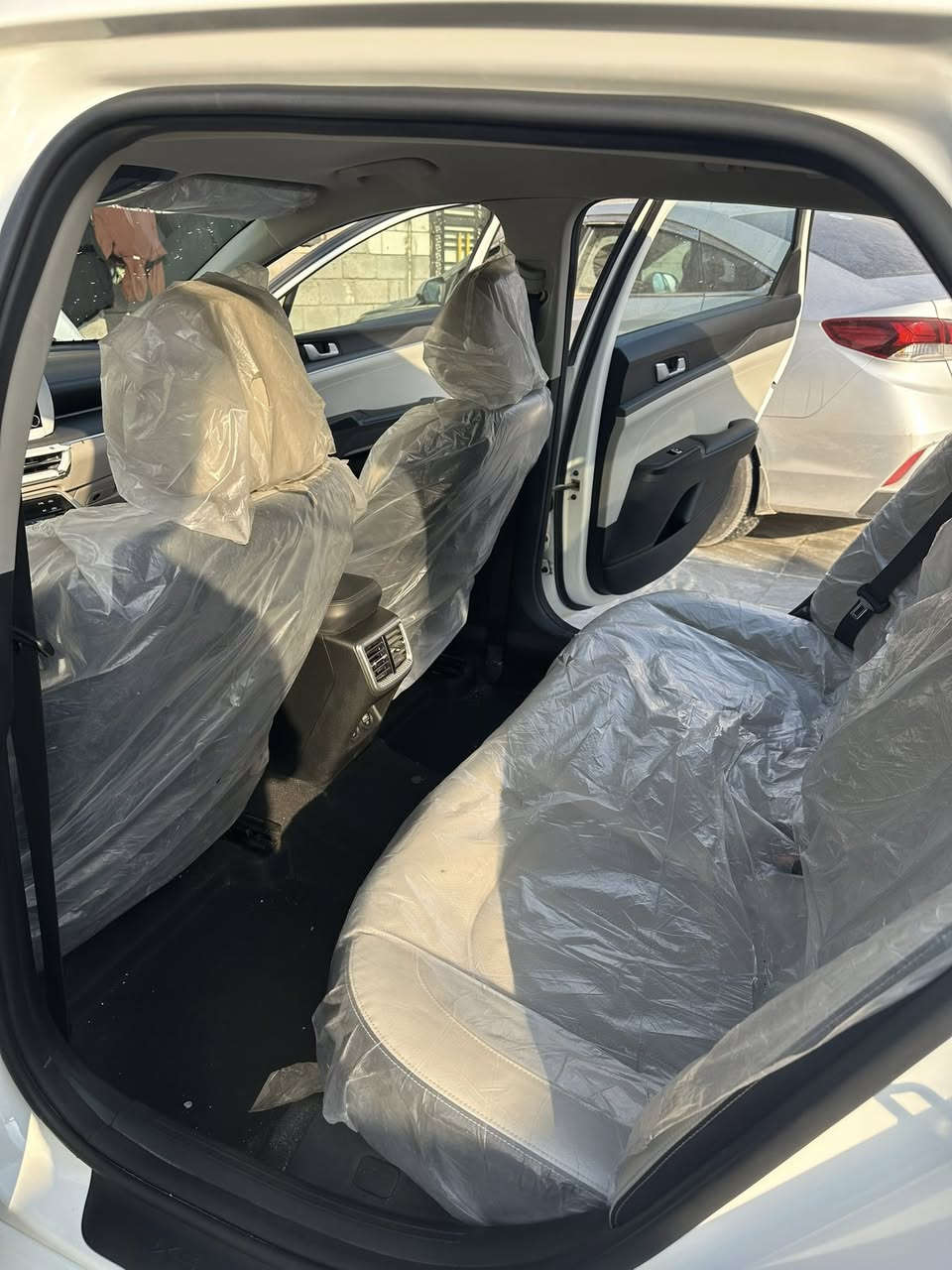 K5 خليجي مديل 2023 كفاله عامه ماعده بارد ع كد شبر او اقل لشبر بلبنيد سياره ع وضع الشركه ماشيه55 حقيقي حته لزكات لدشبول بعدهن ع وضعهن 
مواصفات السياره
بصمة تشغيل✅
بصمة ابواب✅
تشغيل عن بعد✅
كشن كهربائي✅
منافذ يو اس بي امامي خلفي✅
تبريد قطعتين✅
لد نهاري ✅
تبريد لمس✅
كشنات جاد✅
مكاني البصره ✨
 مامتواجد بلفيس هذه رقمي ***********. / السعر 210 وبيه مجال قليل
