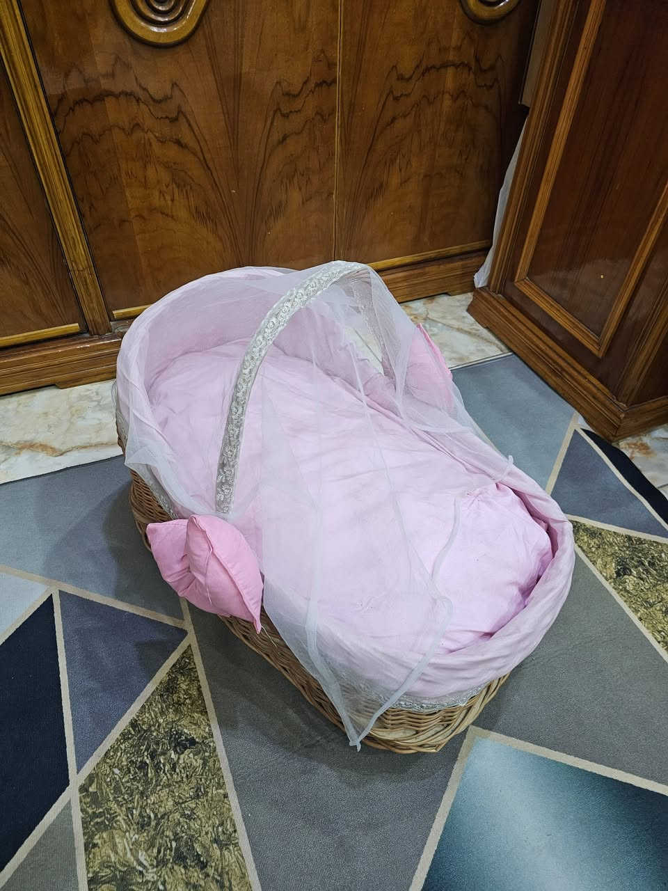 كريكوت هزاز ارضي مستخدم سعره ٢٥ الف
وكرسي مقعد نظيف جدا ٢٠ الف
العنوان بغداد الحبيبية ***********
