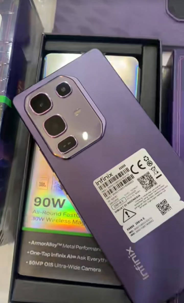 تلفون للبيع جهاز نضيف كلش غراضه كامله شحن اسلكي سعر 230بي مجال للطيبين واتساب ***********
