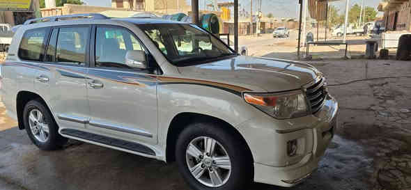 السلام عليكم شباب لاند كروز موديل 15 سياره بريم فول 2 بصمه  سياره برغي ما مفتوح بيها عل وضع الشركه شرط نضيفه  رقم دوالي بغداد تحويل ثاني يوم سعر 430
سياره مال بيت ***********
مكاني ديوانيه
