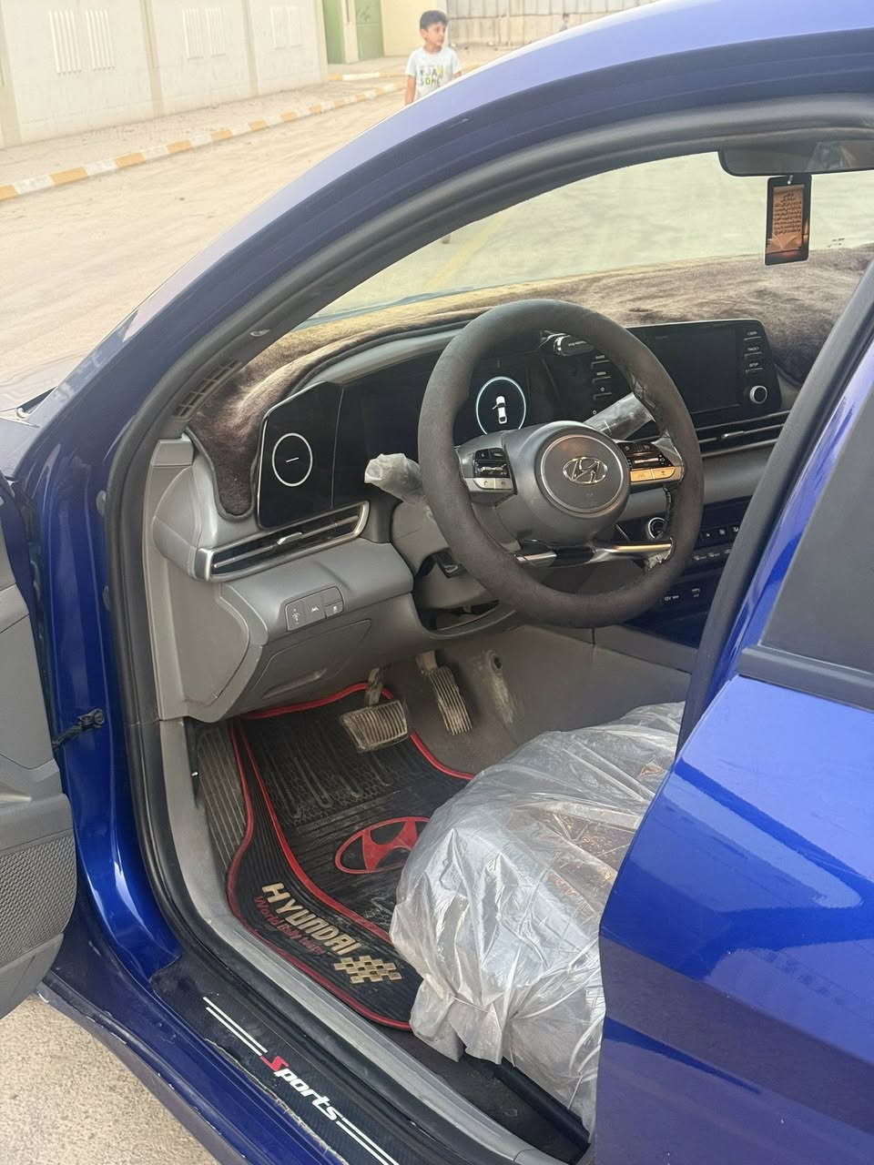 السلام عليكم
النترا 22 وارد امريكي 
محرك 2000 دوش (المرغوب)
بدون دوانز بانزين عادي
فول مواصفات عدا الفتحة 
لون حبري مميز
تشغيل عن بعد
قيادة ذاتية
بصمة ترحيب
رادار 
شاحن لاسلكي
شاشة كار بلي
ثلاث وضعيات قيادة (سبورت، سمارت، ايكو)
مثبت سرعة
هاند بريك بصمة
بيها بعد خير من الله مواصفات
رقم اربيل دولي
تحويل وكالة موجود.
السعر 140 قفل قفل قفل
حادث سطحي موضح بالصور
المكان بغداد
***********
واتساب موجود
