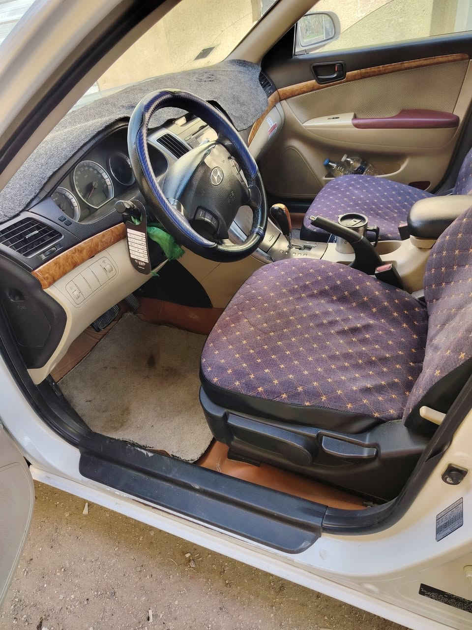 السلام عليكم ورحمة الله سيارة سوناته موديل 2009 اللون أبيض محرك 2400 رقم بغداد انكليزي بسمي مكان السيارة كربلاء الحسينية تبريد جاهز بيها صبغ الحوض تغم تاير صدر جديد السعر 110 هاتف ***********
