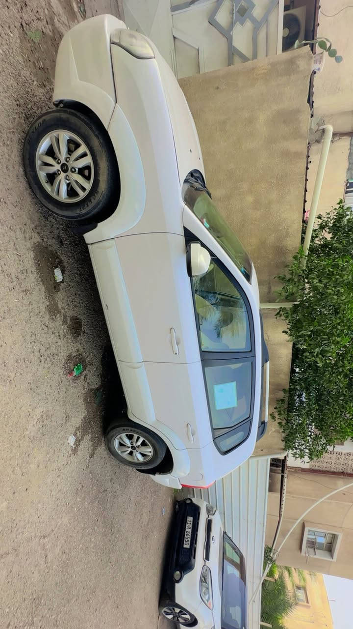 توسان ٢٠١٠ خليجي بيها حادث ربع البنيد فقط سياره جاهزه من تبريد وصدر وكلشي رقم سليمانيه الجديد تحويل ثاني يوم  محرك ٦ سلندر المرغوب سياره فتحه وشاشه كبيره موصفات التوسان معروفه سياره موجوده ب بغداد رايدها ب ١١٠ وبيها مجال بسيط ***********
