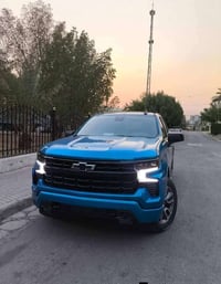 للبيع : شوفروليت سلفرادو Chevrolet Silverado  لون ازرق/حادث قطعتين فقط...