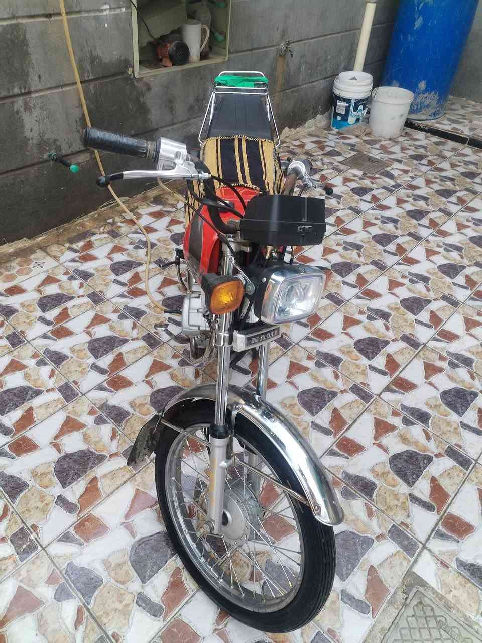 السلام عليكم اخواني مكلف بل نشر دراجه ربع كير نامه اصلي موديل 21 دراجه جديده مامفتوح برغي بيه دراجه بدون أوراق السعر 350 وبيه مجال قليل مكان دراجه بابل طهمازيه وهاذه رقم صاحب دراجه ***********
